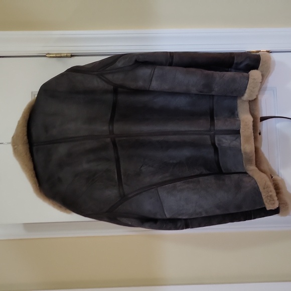 Don't really wear it doesn't get cold enough here - Picture 5 of 5